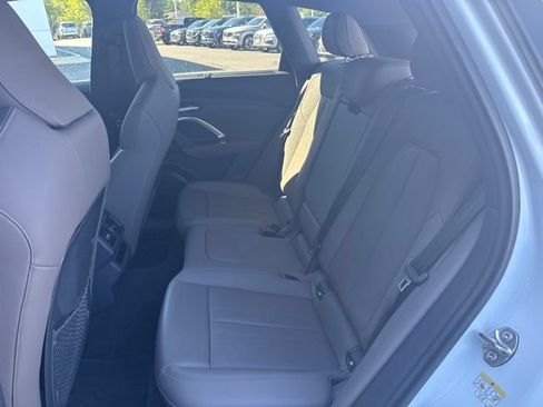 Used 2025 Audi Q5 Premium Plus w/ Premium Plus AWD/4WD image 11