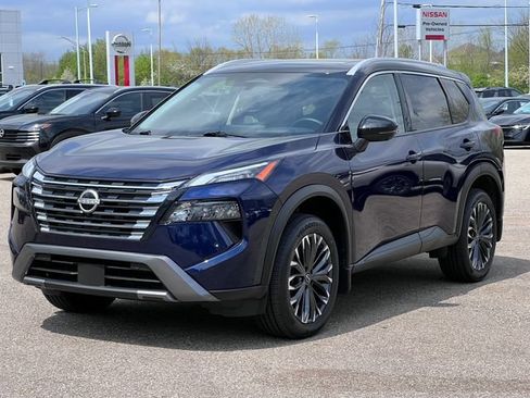 Used 2025 Nissan Rogue SL w/ Tech Package AWD/4WD image 41