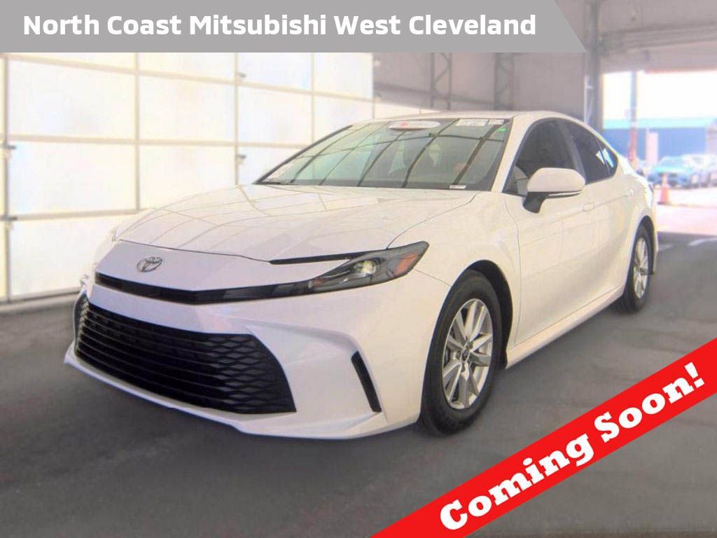 Used 2025 Toyota Camry LE FWD image 1