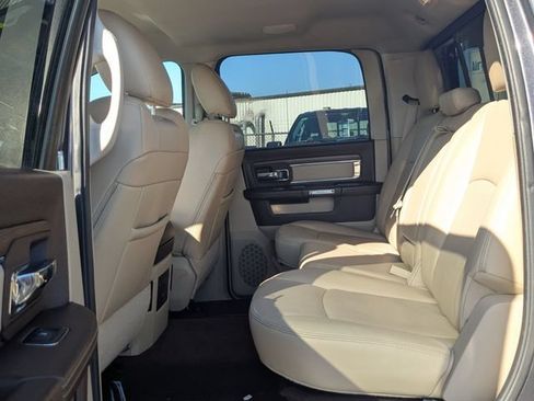 Used 2017 RAM 1500 Laramie w/ Convenience Group AWD/4WD image 24