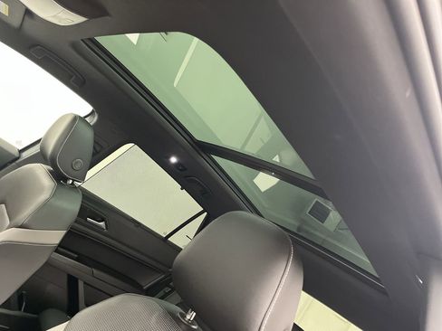 Used 2020 Volkswagen Atlas Cross Sport SEL Premium R-Line image 7