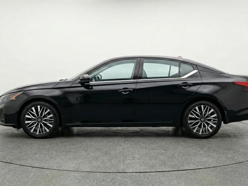 Used 2025 Nissan Altima 2.5 SV image 5