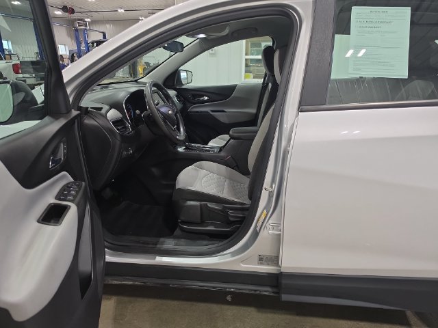 Used 2020 Chevrolet Equinox LS FWD image 21