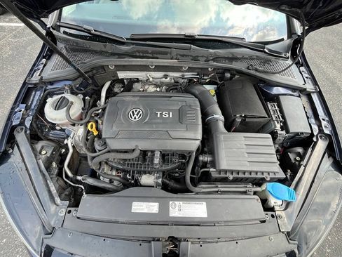 Used 2015 Volkswagen Golf S FWD image 29