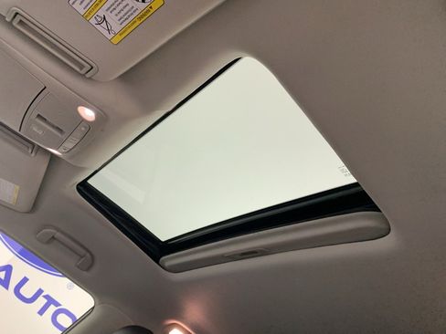 Used 2021 Nissan Armada SL w/ Captain's Chairs Package image 31