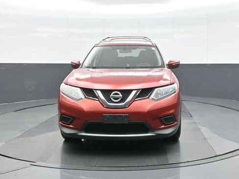 Used 2015 Nissan Rogue SV image 2