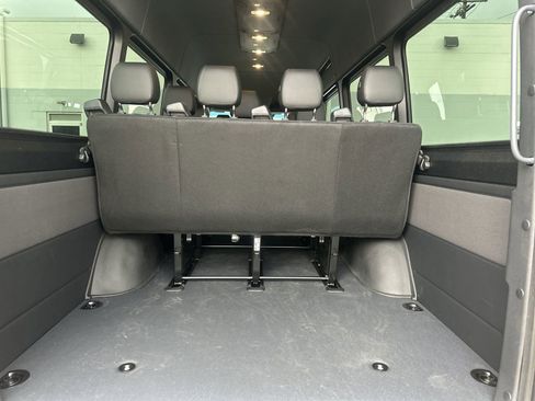 Used 2025 Mercedes-Benz Sprinter 2500 image 21
