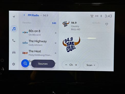 Used 2025 Toyota Corolla LE image 21