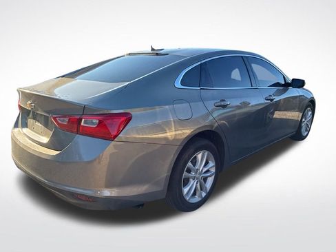 Used 2017 Chevrolet Malibu LT image 5