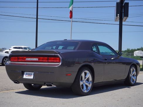 Used 2014 Dodge Challenger R/T Plus RWD image 7