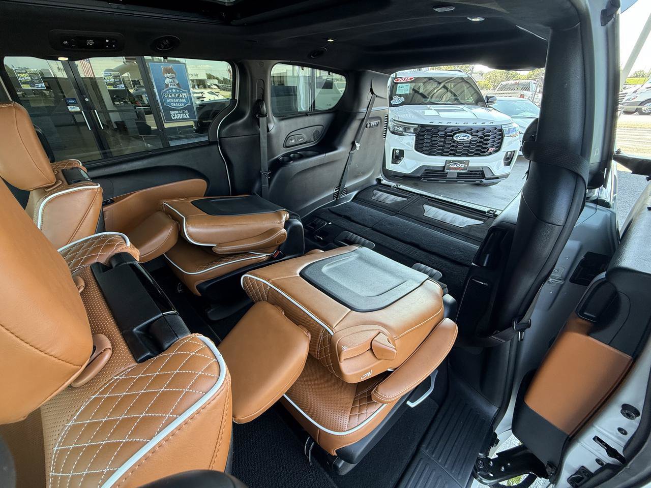 Used 2024 Chrysler Pacifica Pinnacle FWD image 58