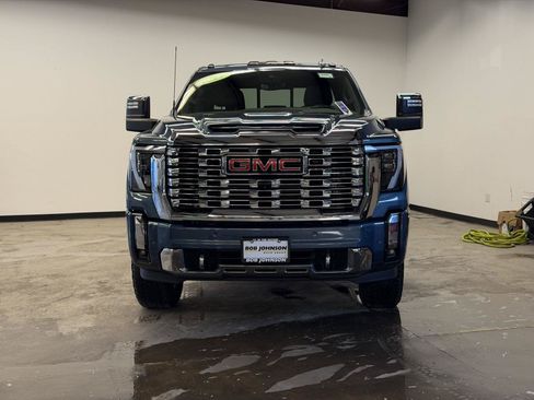 Used 2024 GMC Sierra 2500 Denali w/ Denali Reserve Package AWD/4WD image 4