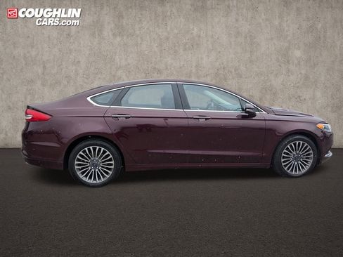 Used 2017 Ford Fusion SE w/ Fusion SE Technology Package image 8