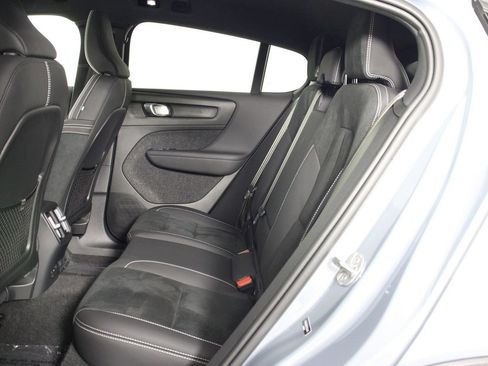 Used 2023 Volvo C40 P8 Recharge Ultimate w/ Protection Package Premier AWD/4WD image 30