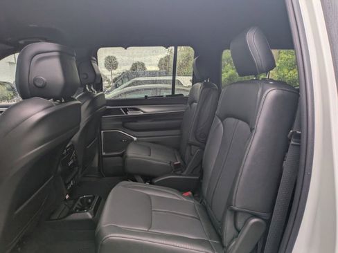 New 2026 Jeep Grand Wagoneer Limited AWD/4WD image 15