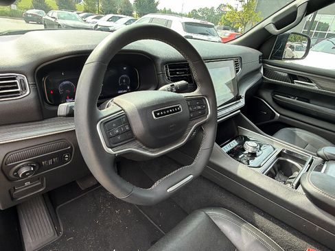 Used 2024 Jeep Wagoneer L Series II w/ Flexible Seating Group AWD/4WD image 26