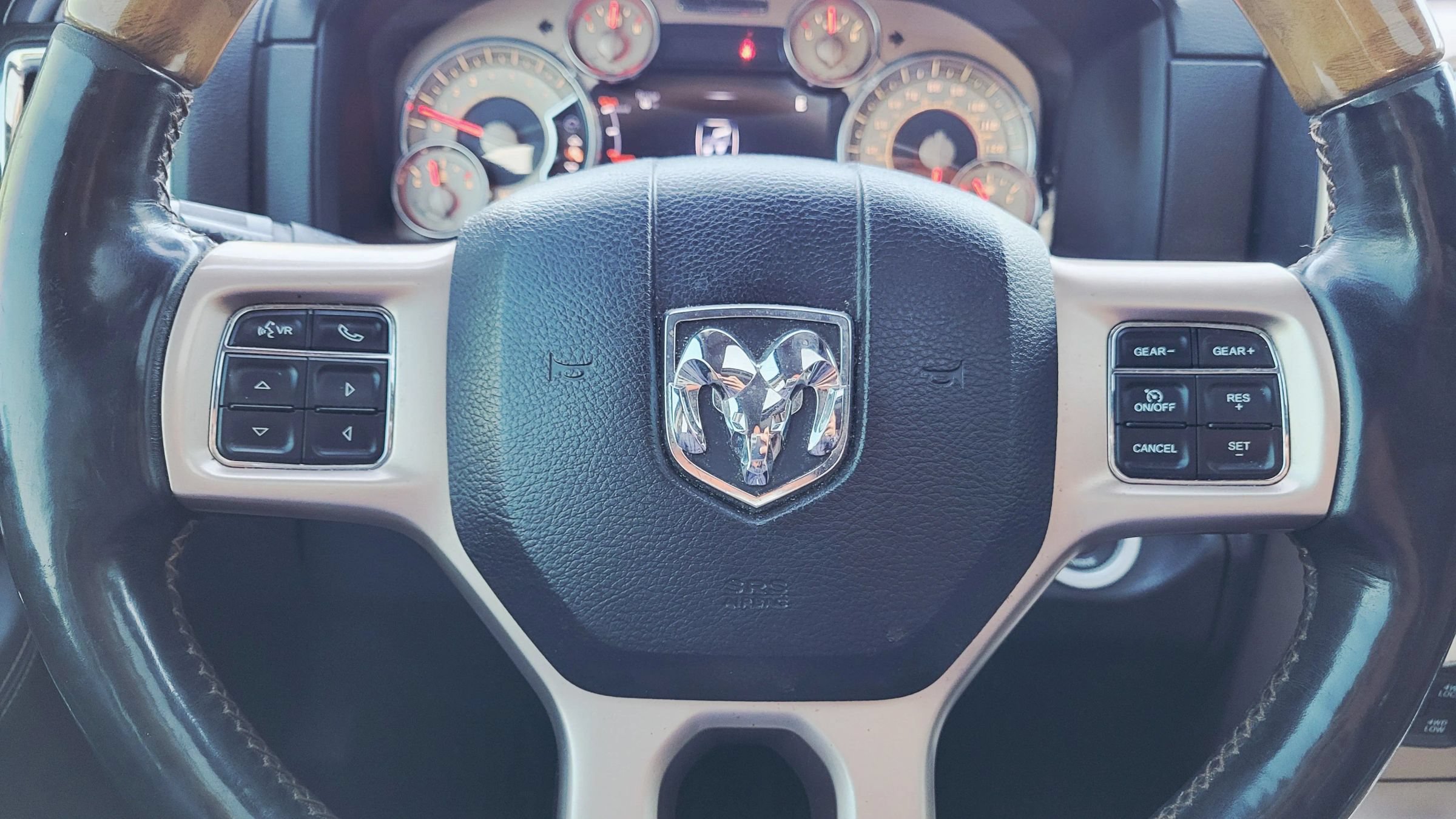 Used 2016 RAM 1500 Laramie Longhorn w/ Convenience Group AWD/4WD image 35