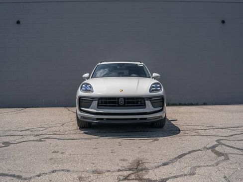 Certified 2026 Porsche Macan S AWD/4WD image 10