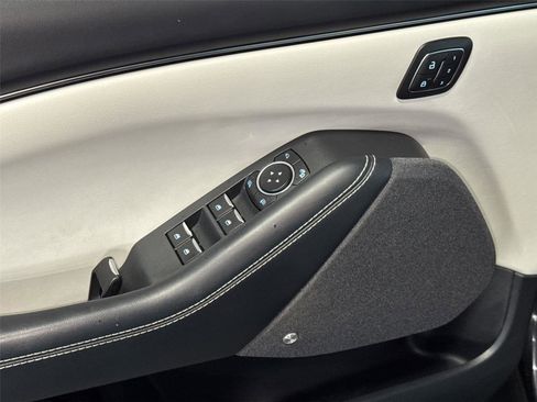 Certified 2022 Ford Mustang Mach-E Premium image 29