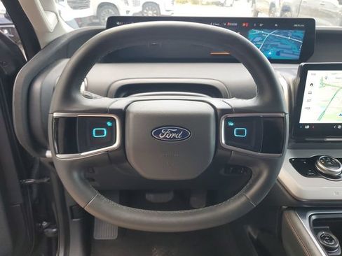 Used 2025 Ford Expedition Max Active RWD image 22