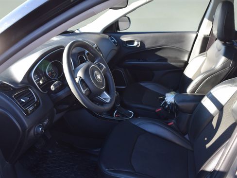 Used 2021 Jeep Compass Altitude w/ Sun and Sound Group image 9