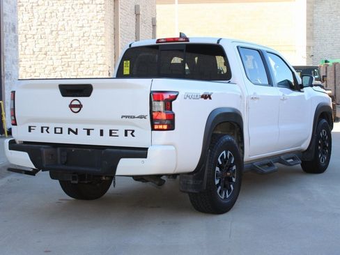 Used 2022 Nissan Frontier PRO-4X image 3
