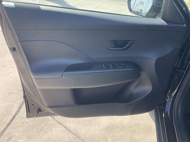 Used 2025 Hyundai Kona SEL FWD image 21