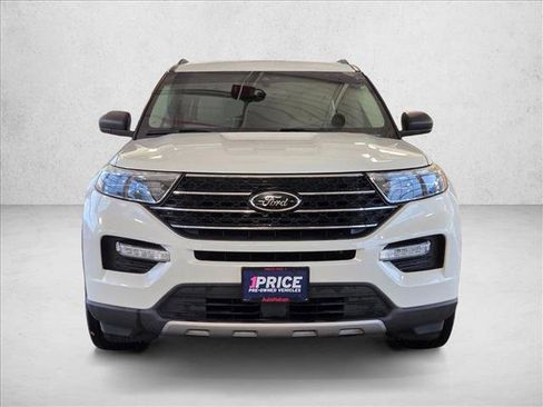 Used 2020 Ford Explorer XLT w/ Equipment Group 202A RWD image 2