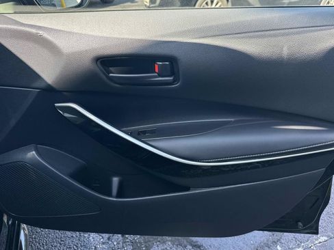 Used 2022 Toyota Corolla LE w/ Premium Interior Package FWD image 34