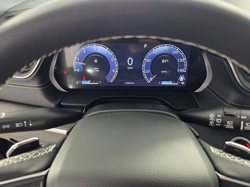 Used 2025 Jeep Grand Cherokee Laredo X RWD image 19