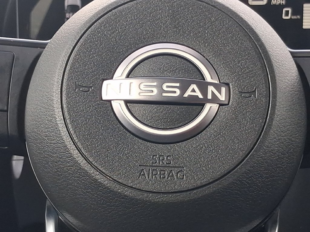 Certified 2025 Nissan Kicks SV FWD image 5