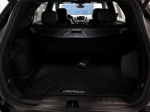 Used 2022 Chevrolet Equinox RS w/ Infotainment Package image 14