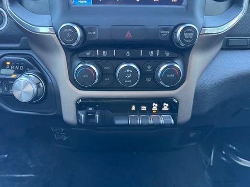 Used 2022 RAM 1500 Laramie AWD/4WD image 12