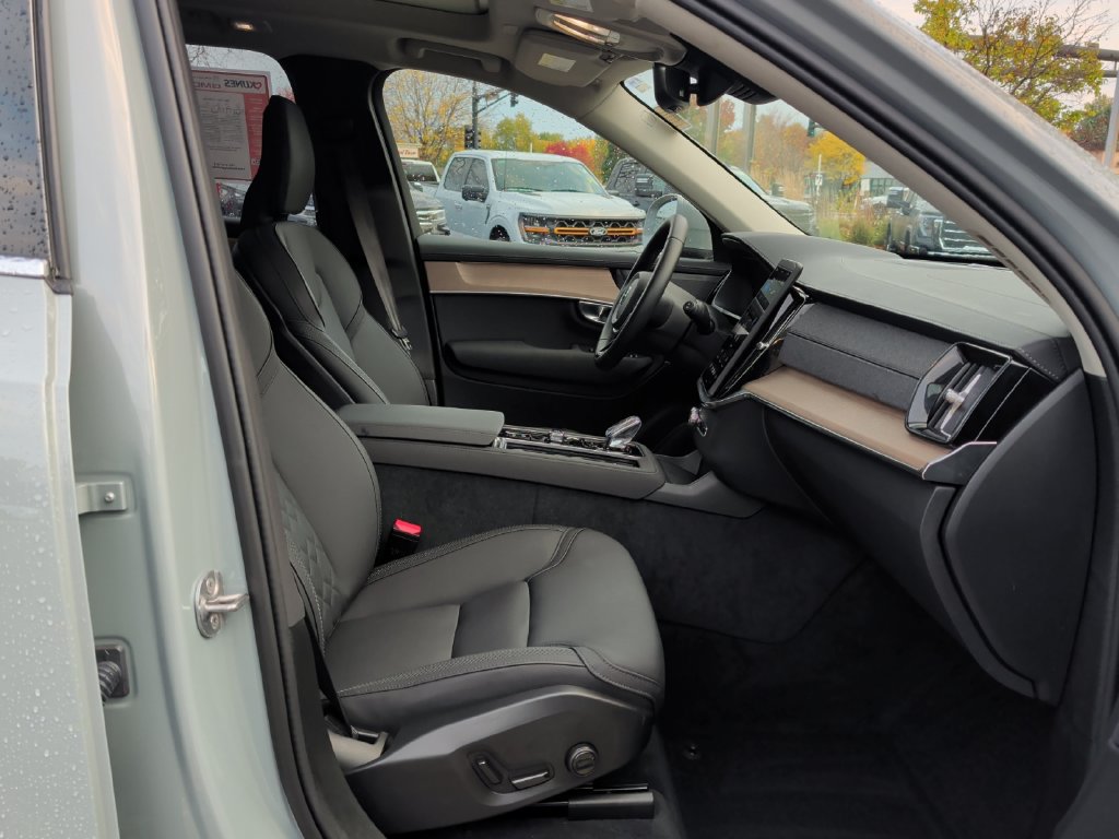 Used 2026 Volvo XC90 B6 Plus AWD/4WD image 37