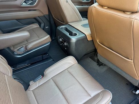 Used 2023 Chevrolet Suburban High Country AWD/4WD image 19