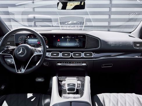 Used 2026 Mercedes-Benz Maybach GLS 600 4MATIC image 56