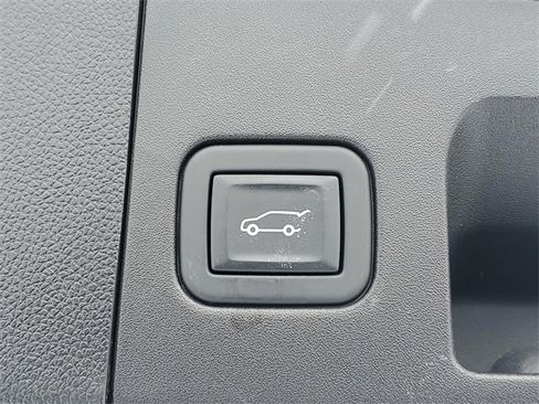 Certified 2023 Cadillac XT4 Premium Luxury w/ Cold Weather Package image 9