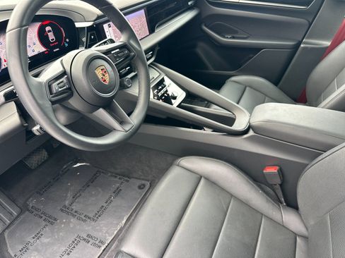 Used 2025 Porsche Macan 4 Electric AWD/4WD image 4