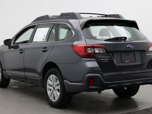 Used 2019 Subaru Outback 2.5i AWD/4WD image 4