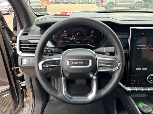 Certified 2025 GMC Acadia Elevation AWD/4WD image 16