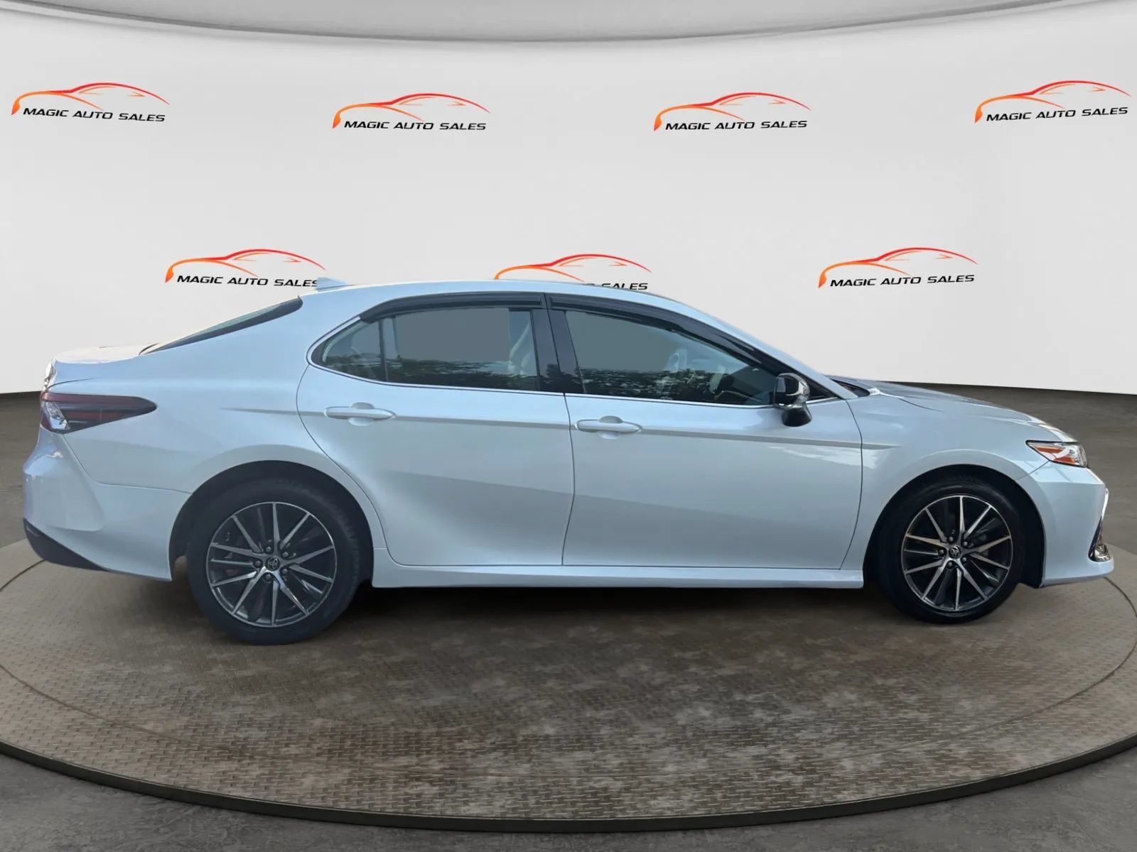 Used 2021 Toyota Camry XLE AWD/4WD image 6