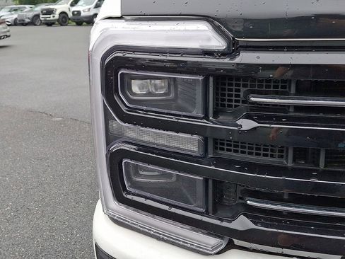 Used 2025 Ford F250 Platinum AWD/4WD image 9