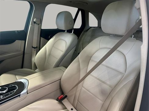 Used 2017 Mercedes-Benz GLC 300 4MATIC w/ Premium 1 Package image 11