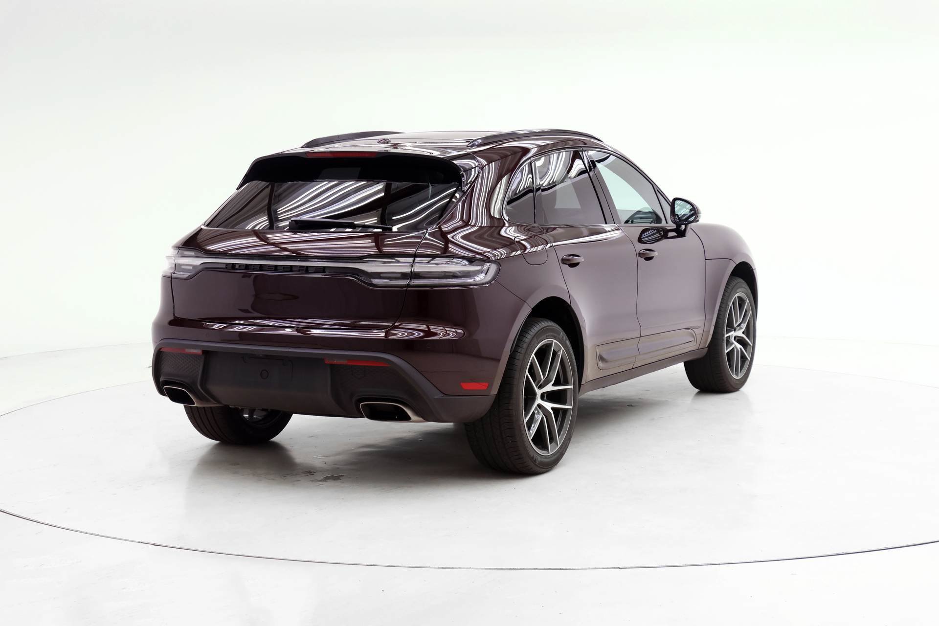 Used 2026 Porsche Macan AWD/4WD image 6