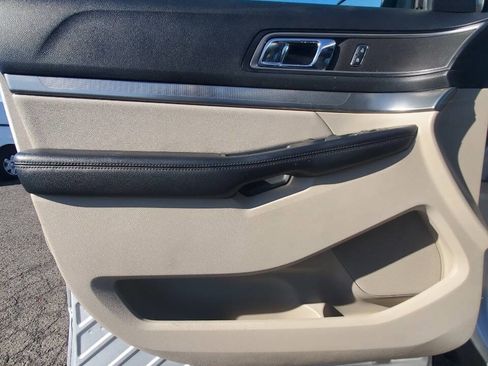 Used 2019 Ford Explorer XLT w/ Equipment Group 202A image 13