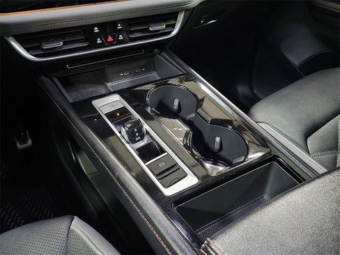 Used 2024 Volkswagen Atlas Peak Edition SEL image 11