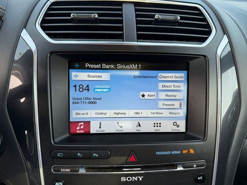 Used 2017 Ford Explorer Platinum image 17