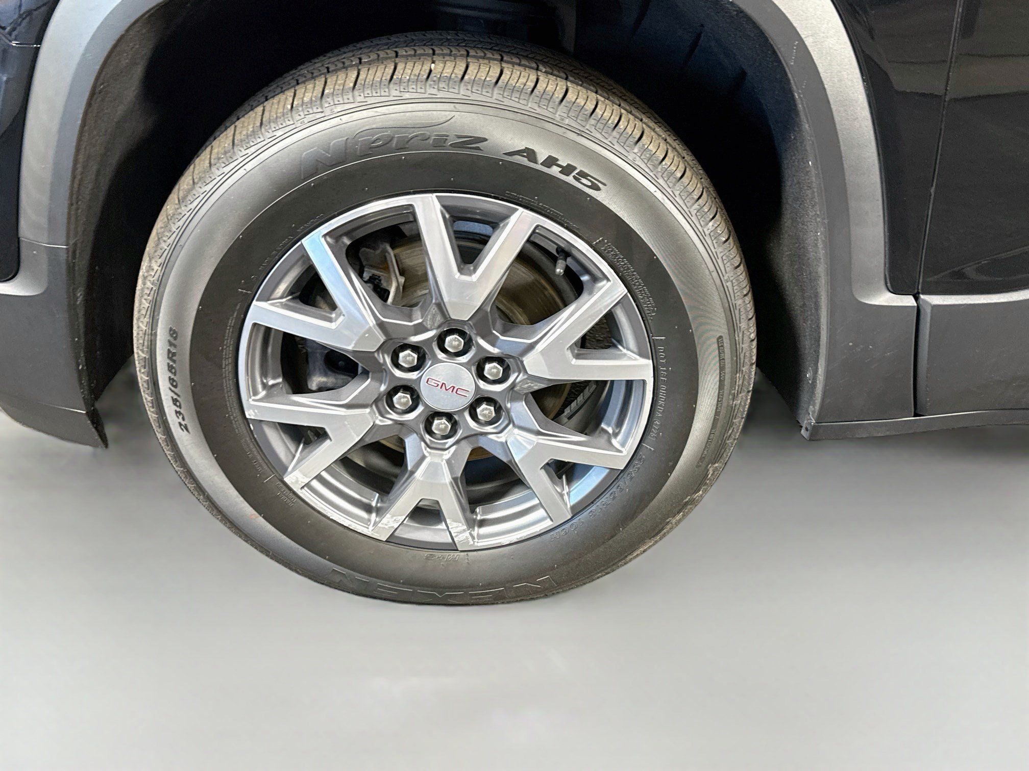 Used 2023 GMC Acadia SLT FWD image 38