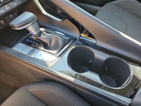 Used 2025 Hyundai Elantra SEL image 14