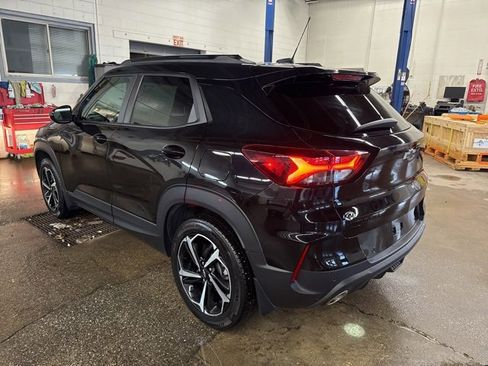 Used 2021 Chevrolet TrailBlazer RS w/ Sun and Liftgate Package image 4